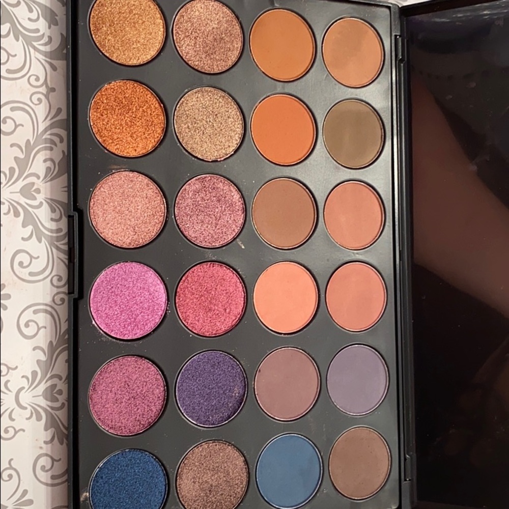 J.Cat Beauty Palette